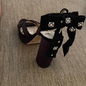 Excellent condition platform velvet heels . Nicola bathie x Antonio Melani 9.5